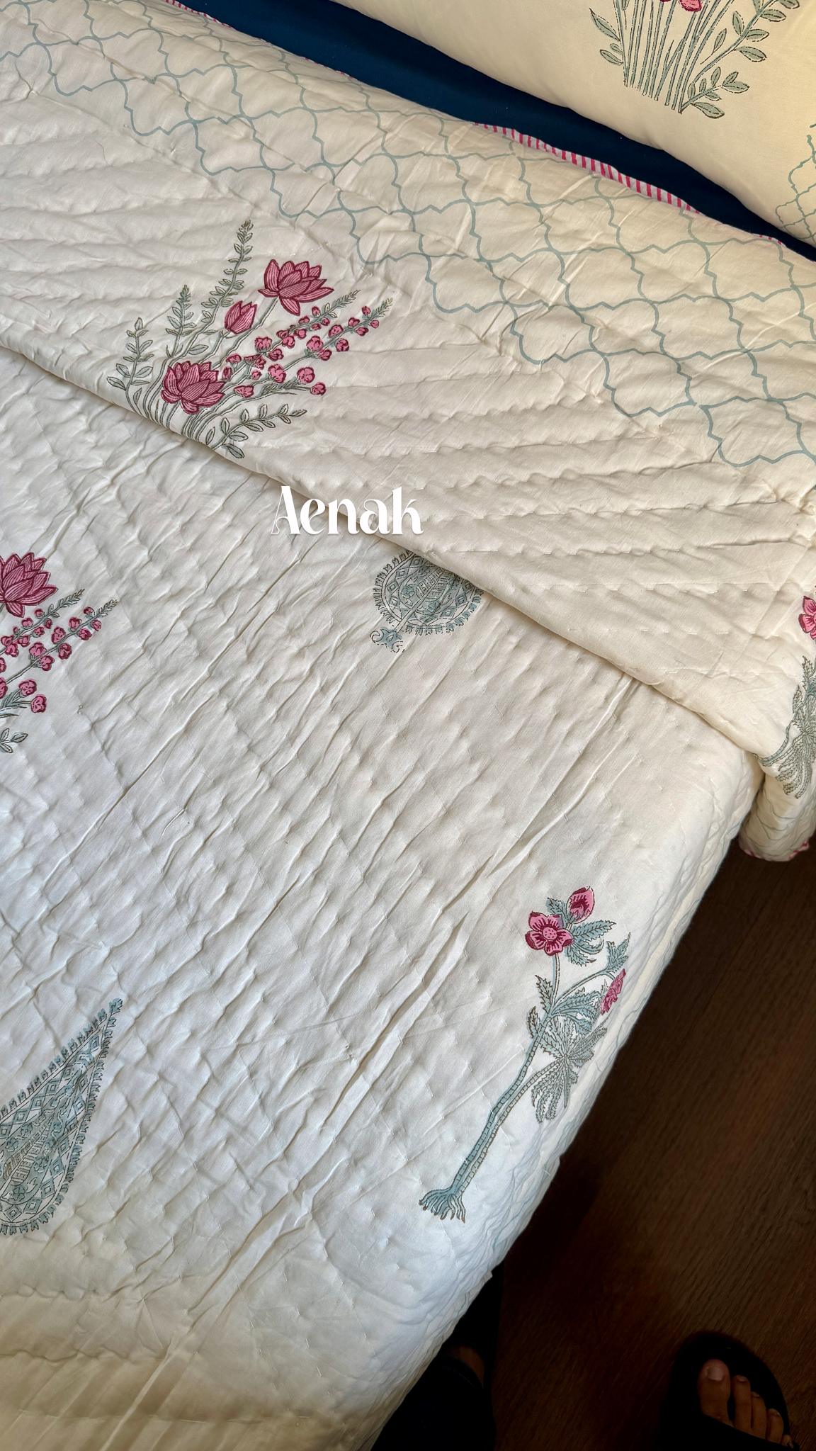 Green Ashoka Handblock Reversible Mulmul Cotton Quilt (Beige Base)