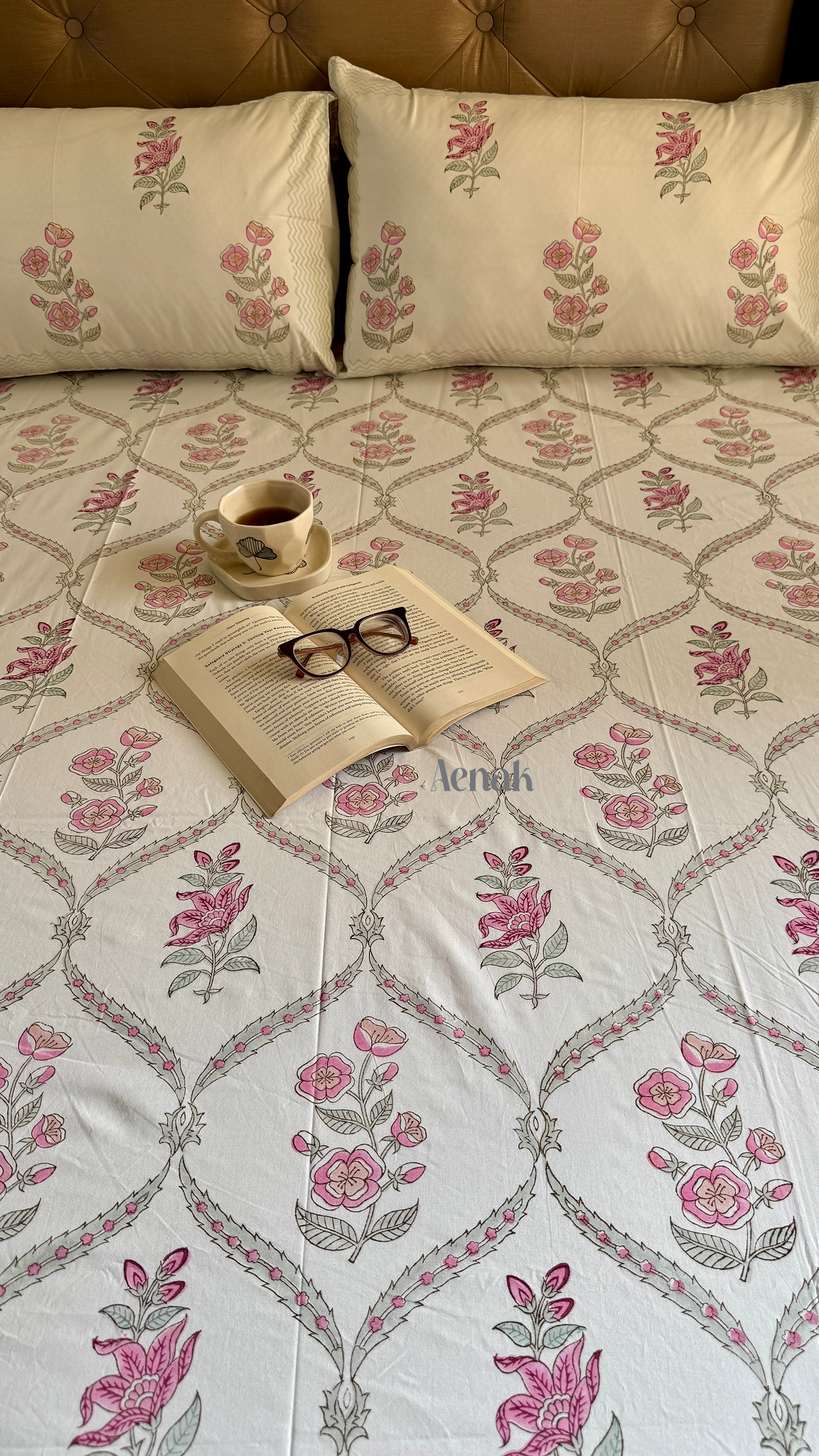 Pink Periwinkle Jaal Handblock Bedsheet + Quilted Bedcover Combo