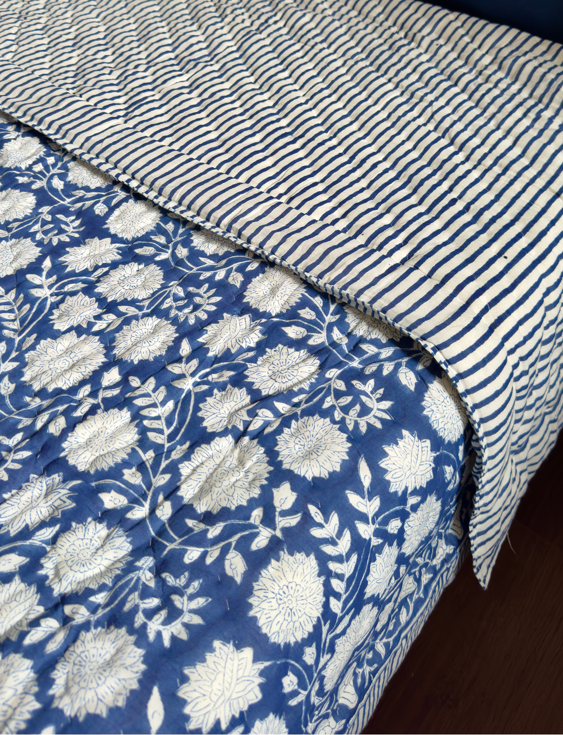 Blue Floral Garden Bedsheet + Quilt Combo Set