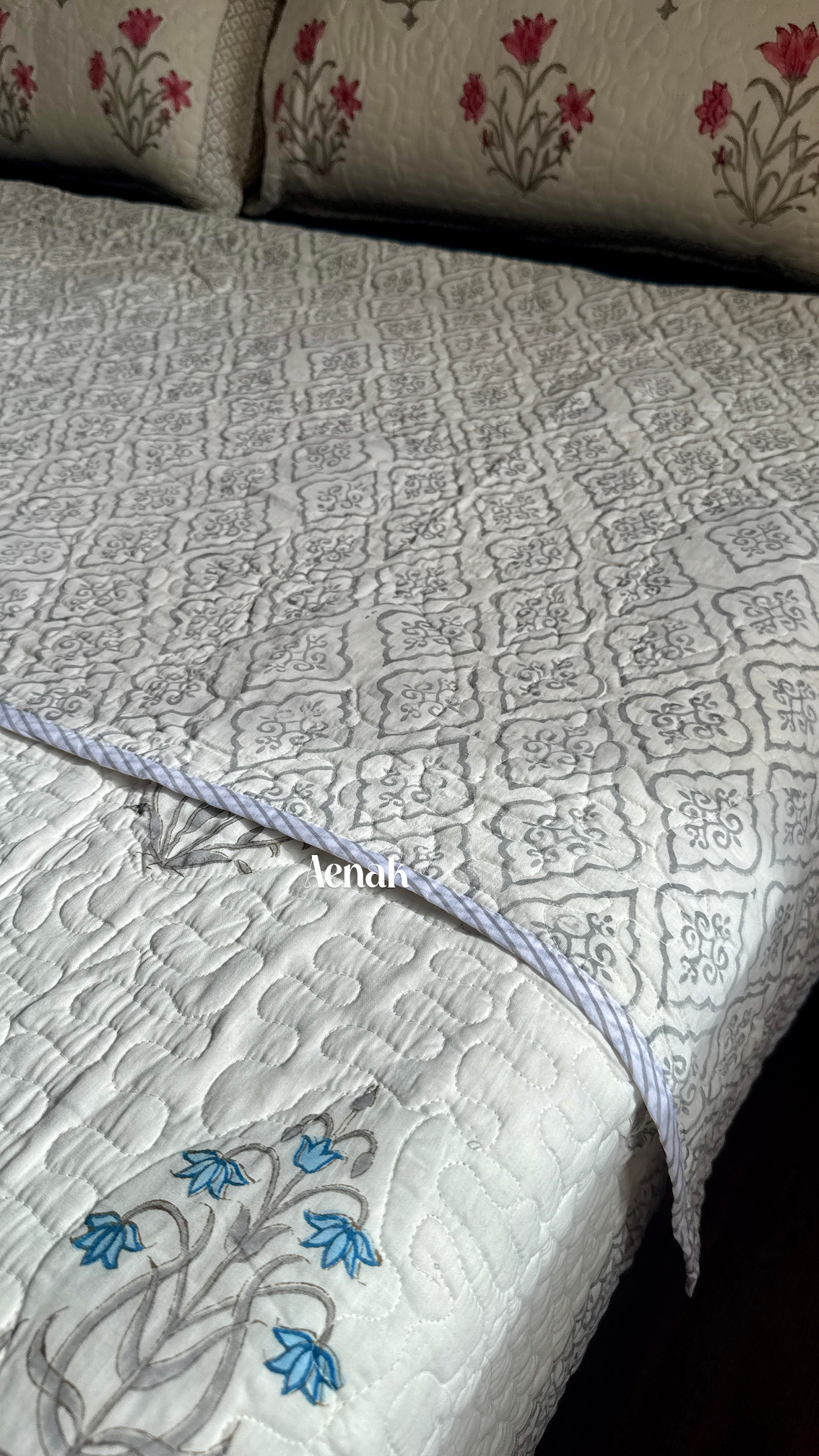 Red & Blue Jaal Handblock Printed Reversible Quilted Comforter/Bedcover Set