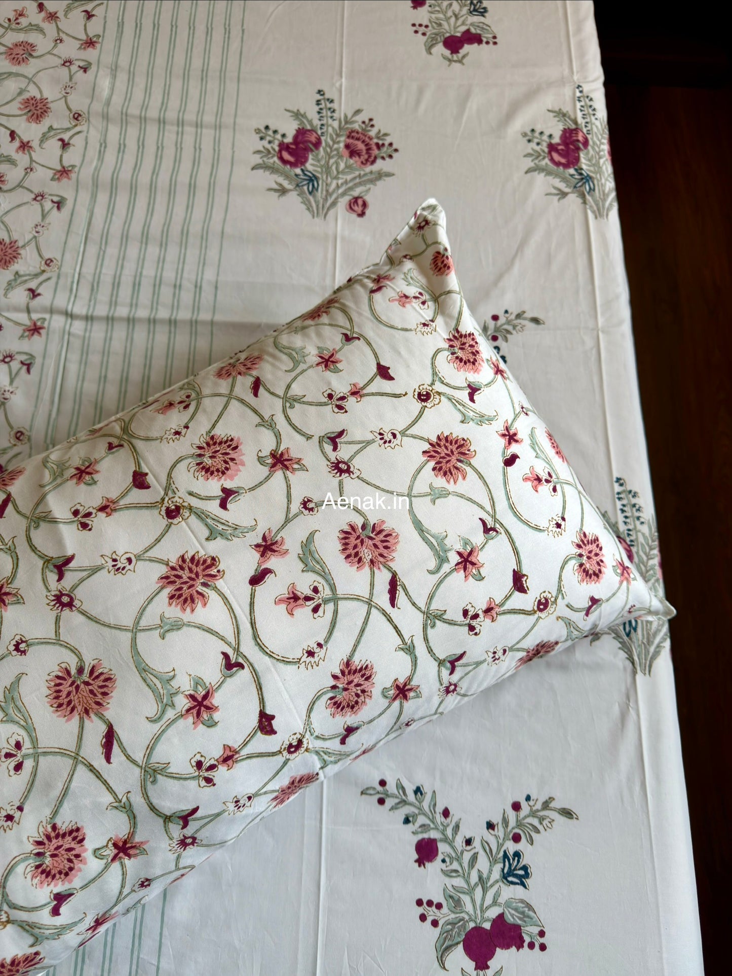 Kashmiri Boota Handblock Premium Cotton Bedsheet Set