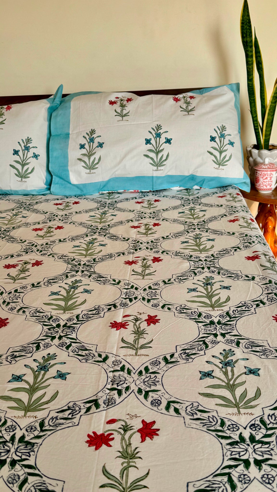 Red & Blue Jaal Handblock Bedsheet + Comforter Set