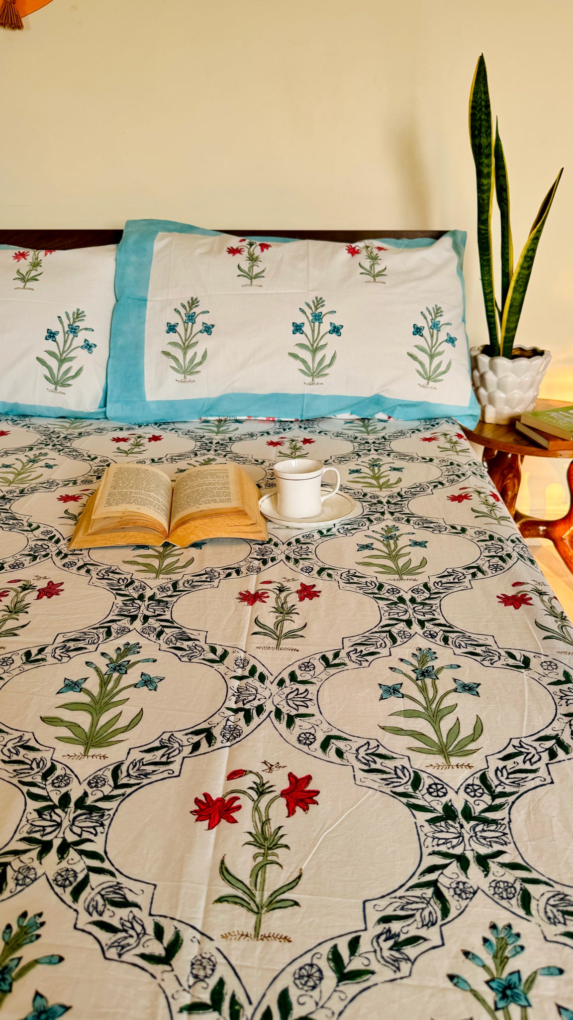 Red & Blue Jaal Handblock Bedsheet + Comforter Set