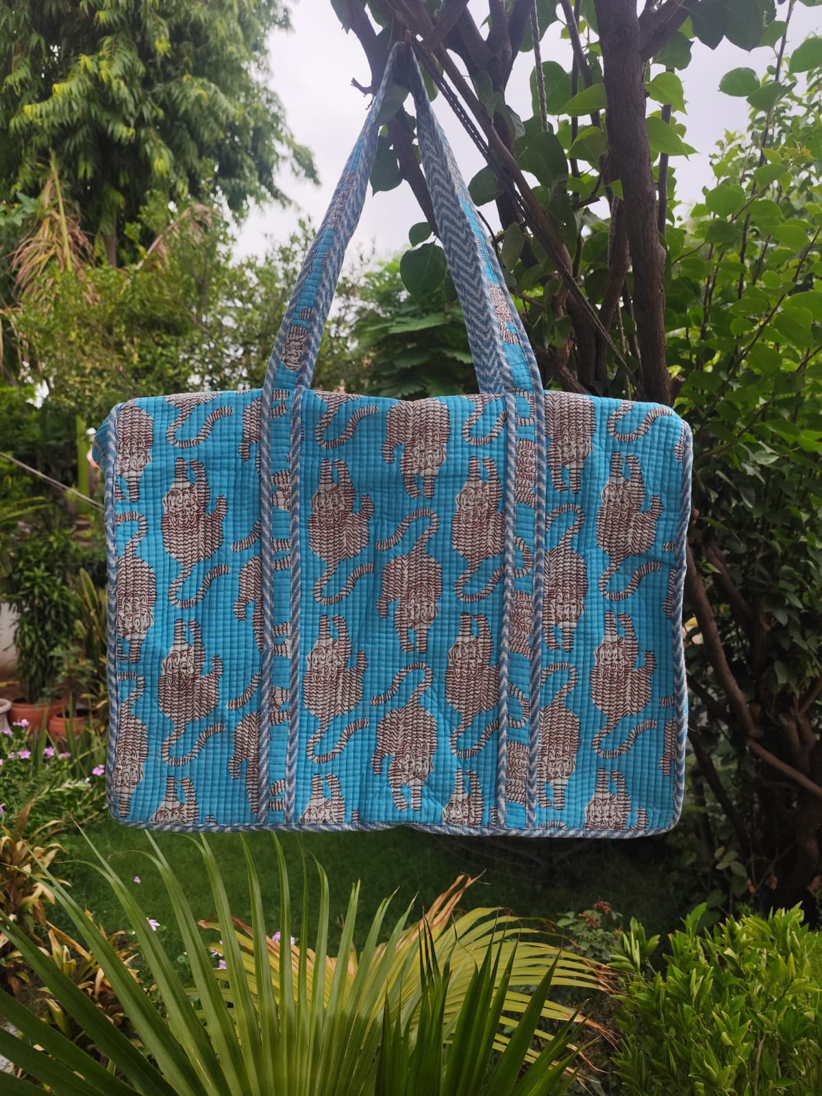 Blue Tiger Quilted Cotton Zipper Travel Bag