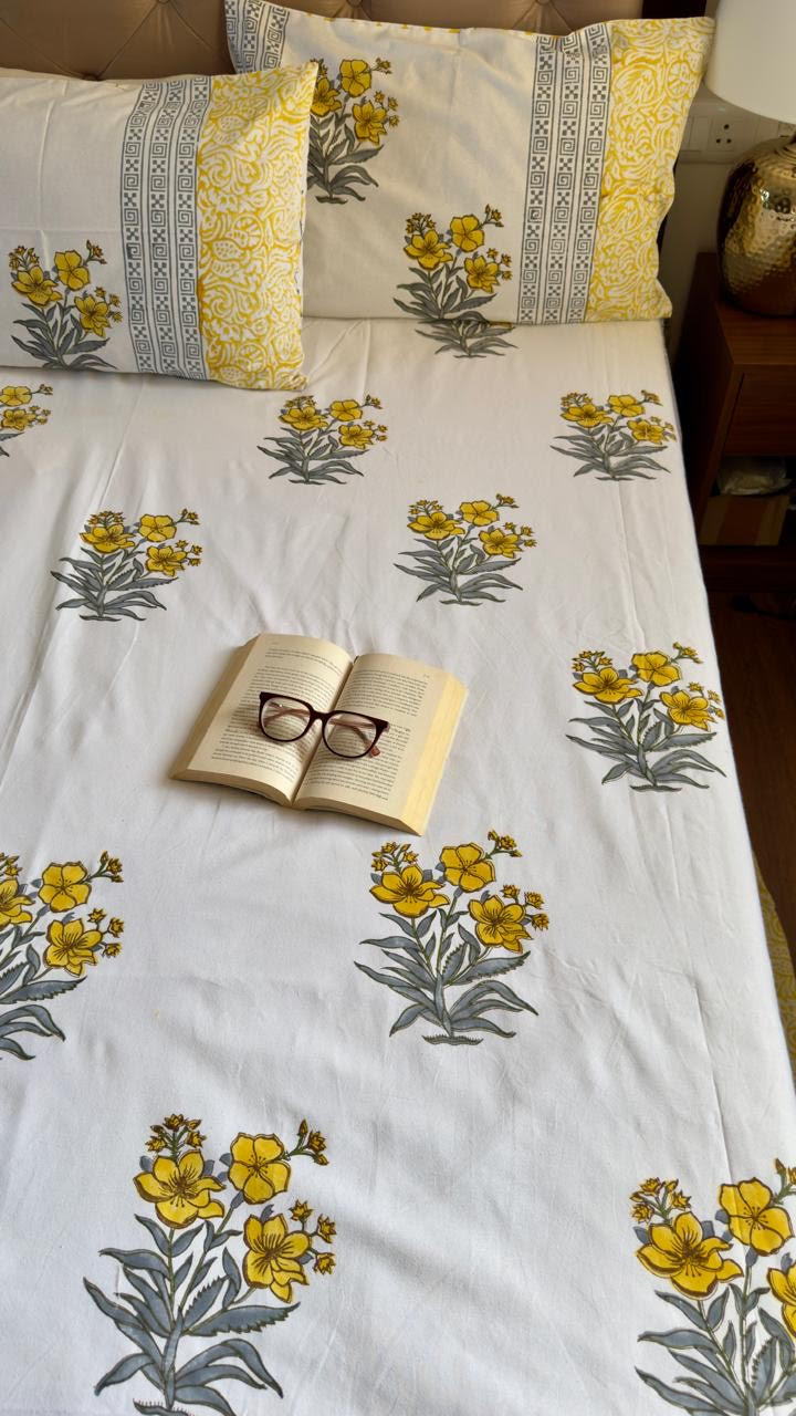 Yellow Periwinkle Printed Premium Cotton Bedsheet