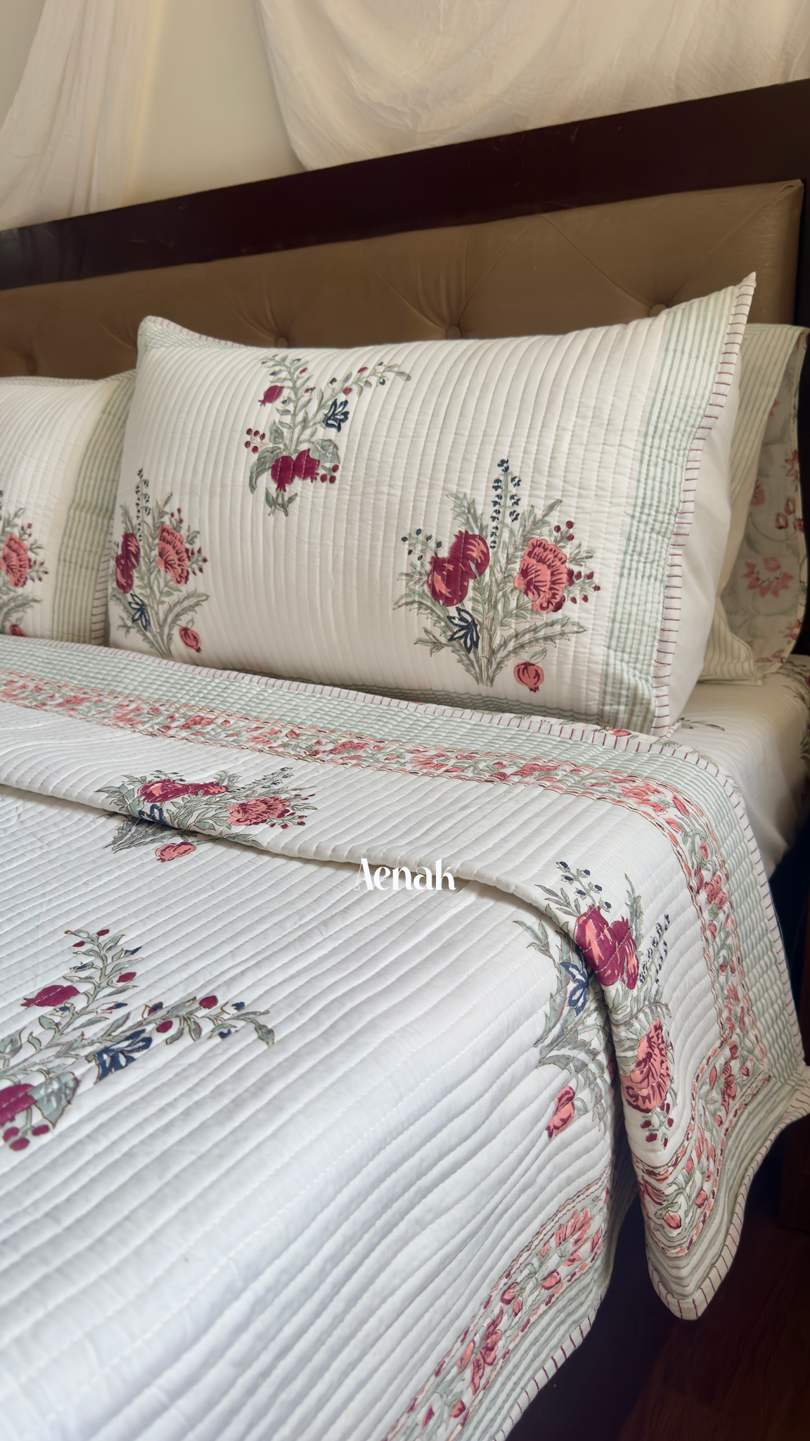 Bedhseet + Quilted Bedcover Combo