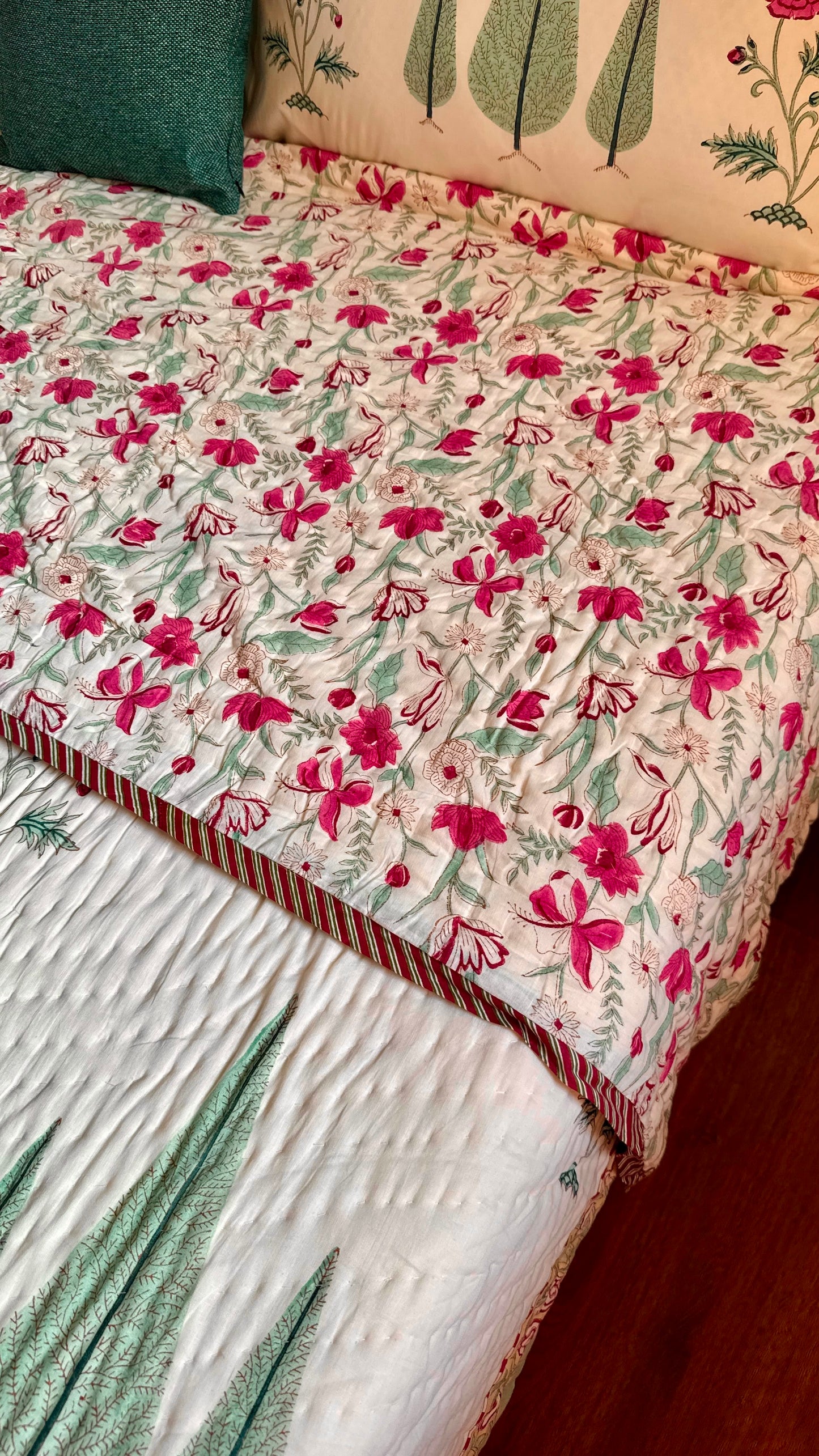 Magenta Floral Garden Handblock Reversible Mulmul Cotton Quilt (Light Beige Base)