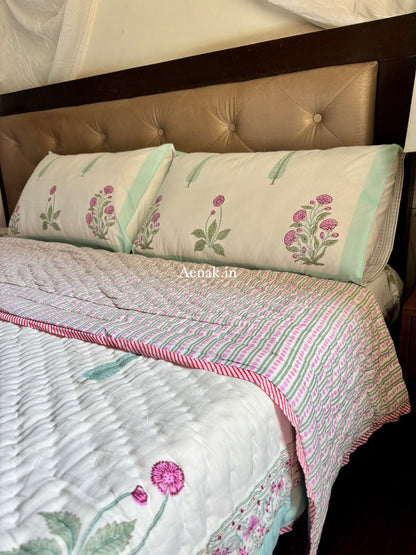 Light Magenta Floral Handblock Bedsheet + Quilt Combo Set