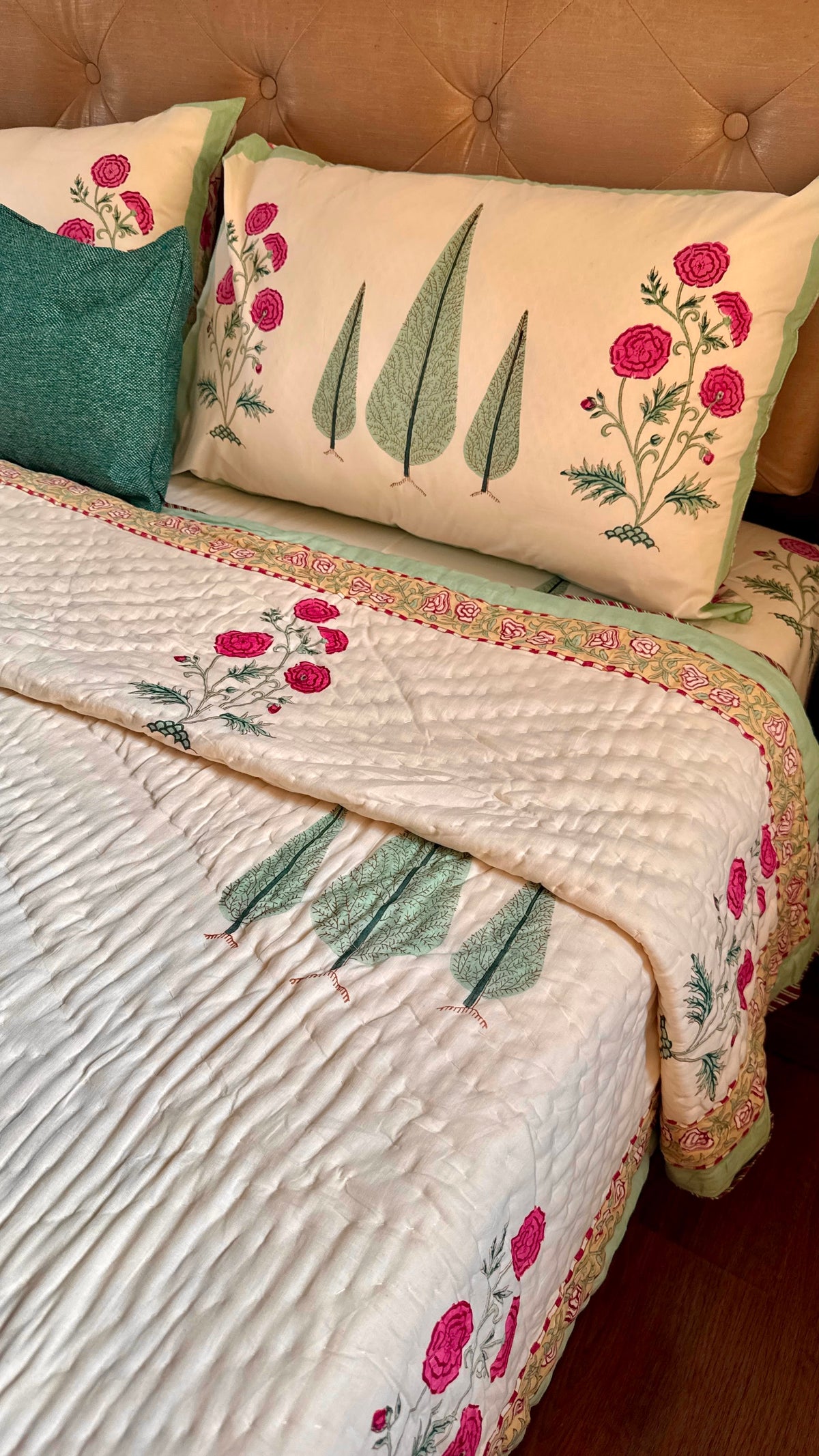 Magenta Floral Garden Handblock Reversible Mulmul Cotton Quilt (Light Beige Base)