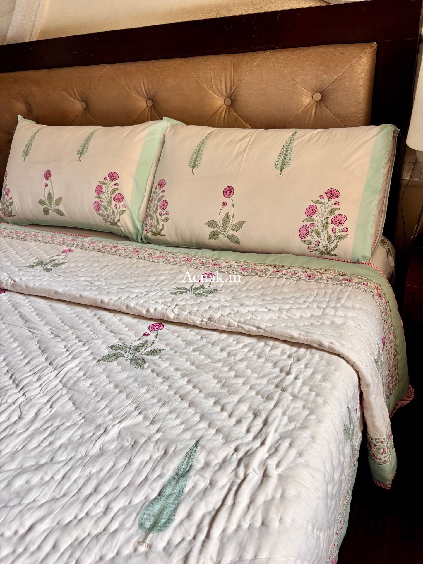 Light Magenta Floral Handblock Bedsheet + Quilt Combo Set
