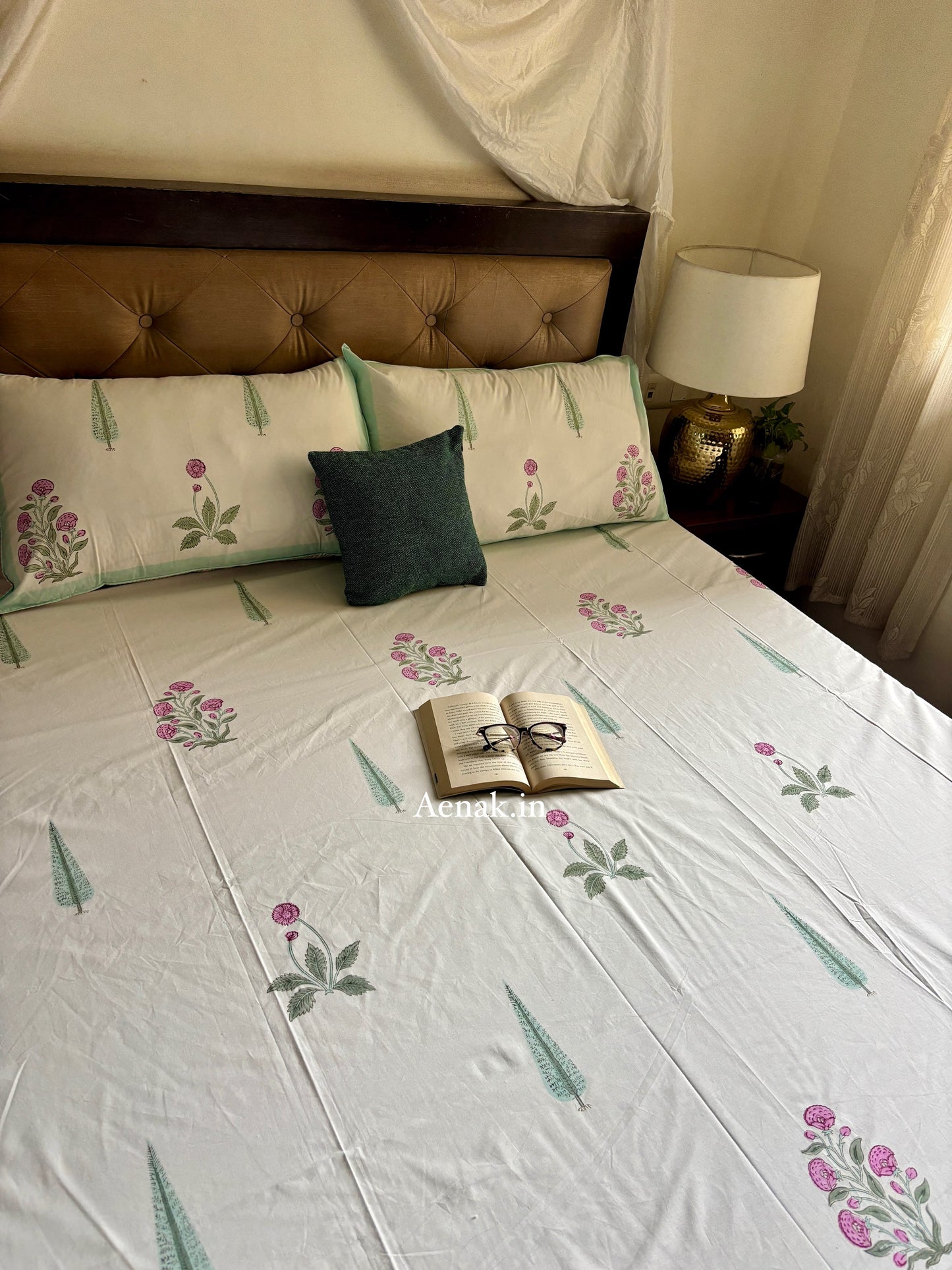 Light Magenta Floral Handblock Bedsheet + Quilt Combo Set