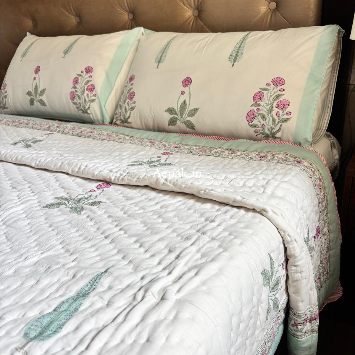 Light Magenta Floral Handblock Bedsheet + Quilt Combo Set