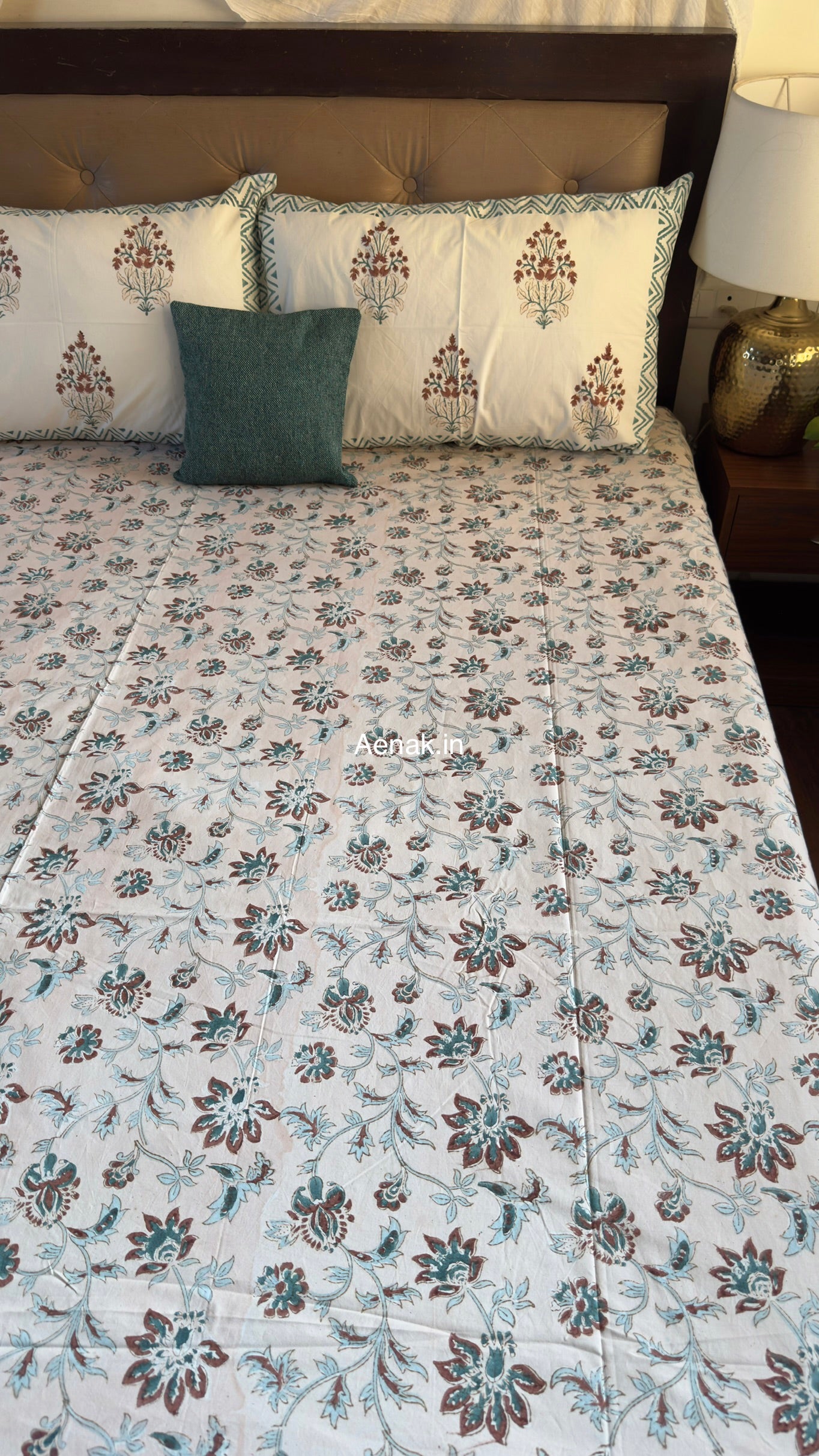 Aenak organic percale cotton bedsheet in peach green and maroon handblock print