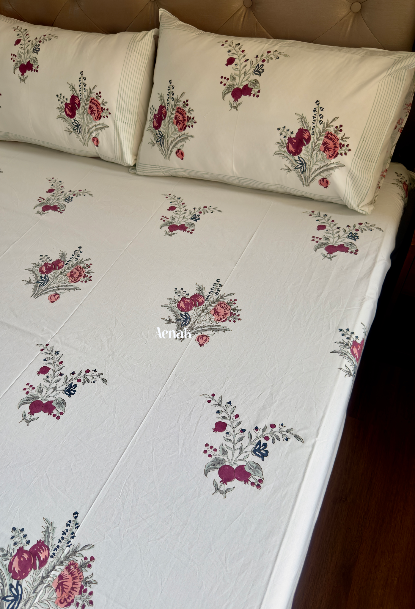 King size 300 TC percale cotton bedsheet with Jaipuri style handblock print by Aenak