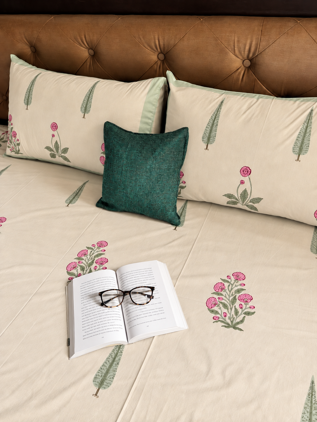 Light Magenta Handblock Premium Cotton Bedsheet Set (Beige Base)