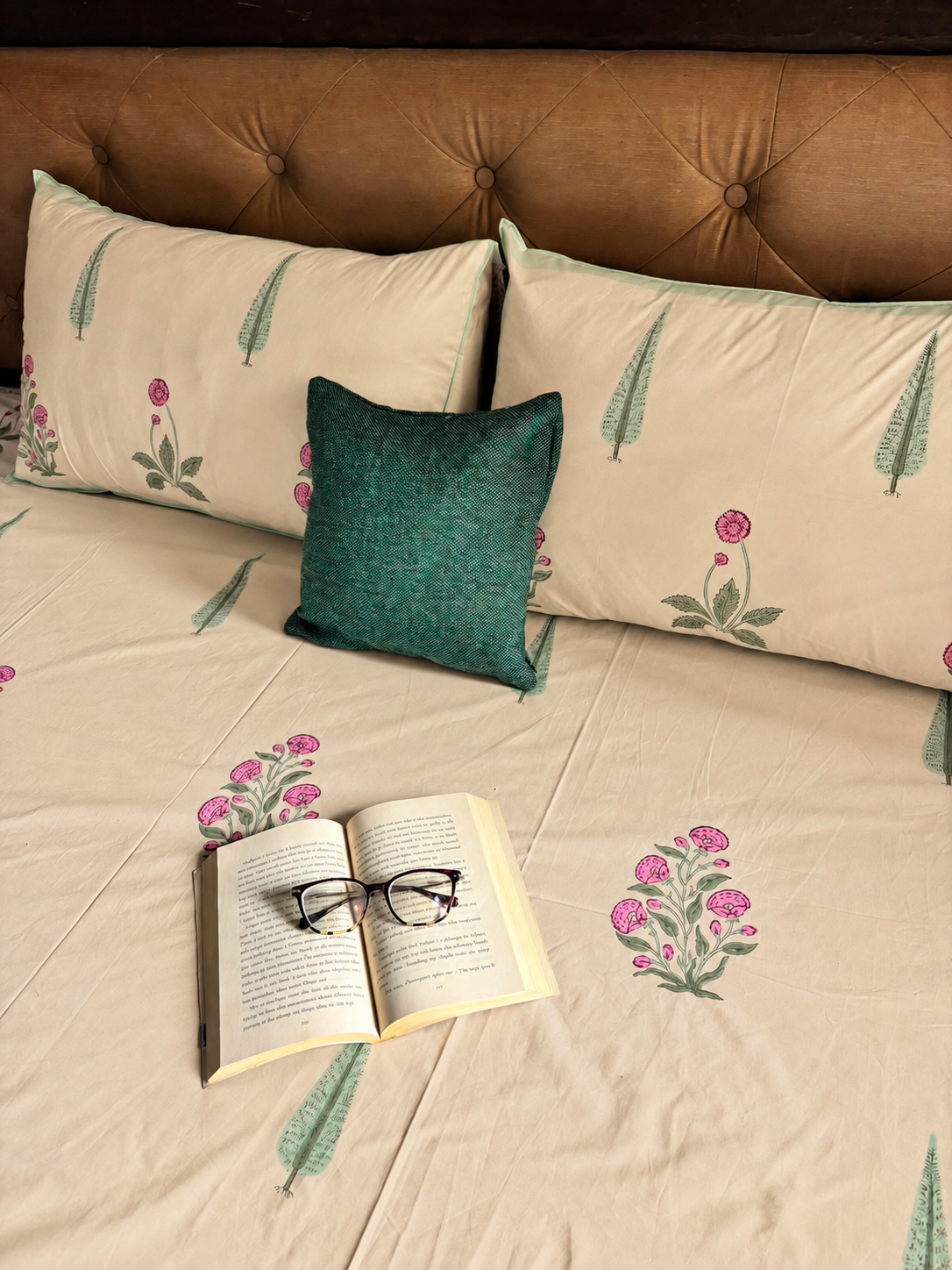 Light Magenta Handblock Premium Cotton Bedsheet Set (Beige Base)
