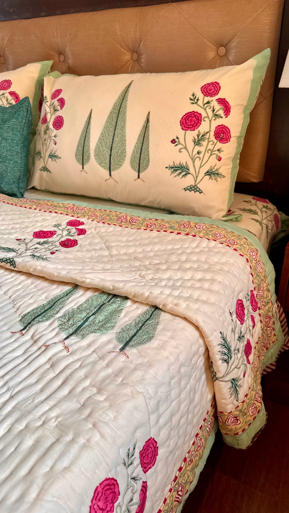 Magenta Floral Garden Handblock Reversible Mulmul Cotton Quilt (Light Beige Base)