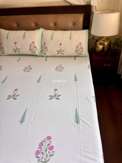 Light Magenta Floral Handblock Bedsheet + Quilt Combo Set