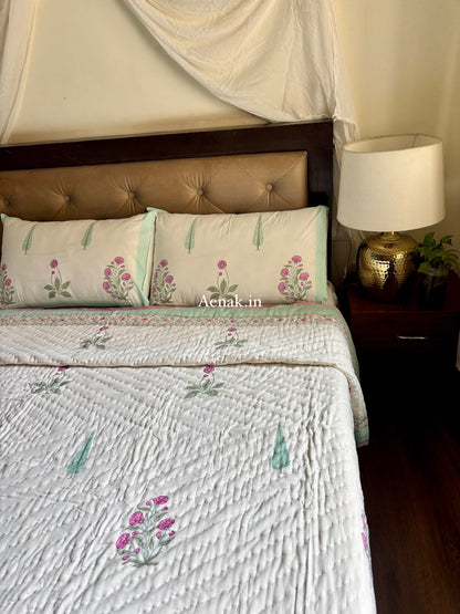 Light Magenta Floral Handblock Bedsheet + Quilt Combo Set