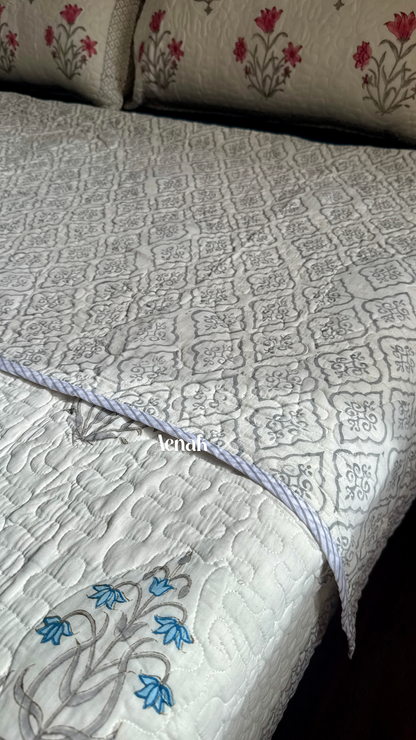 Red & Blue Jaal Handblock Printed Reversible Quilted Comforter/Bedcover Set