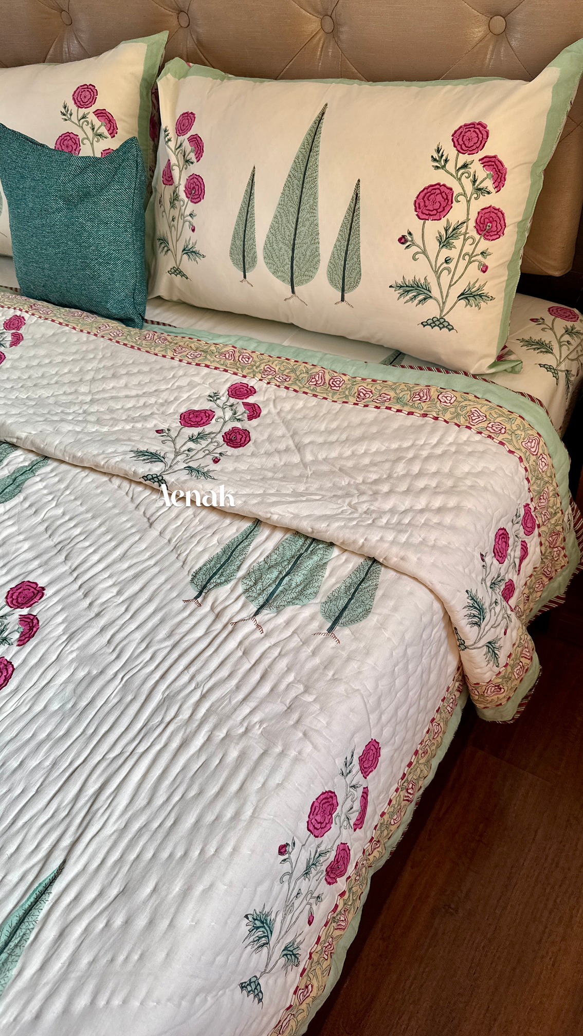 Magenta Floral Garden Handblock Printed Reversible Mulmul Cotton Quilt (Ivory Base)