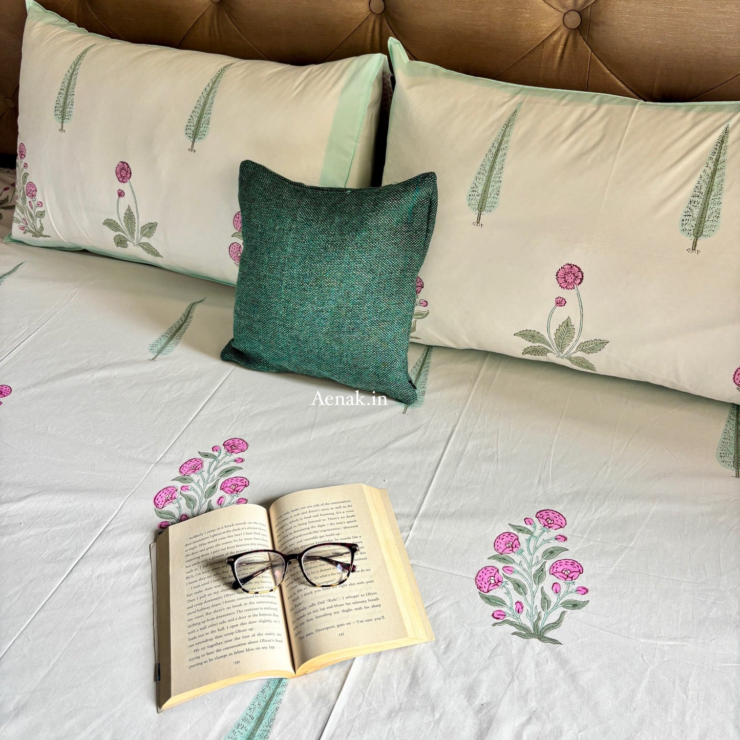 Light Magenta Floral Handblock Bedsheet + Quilt Combo Set