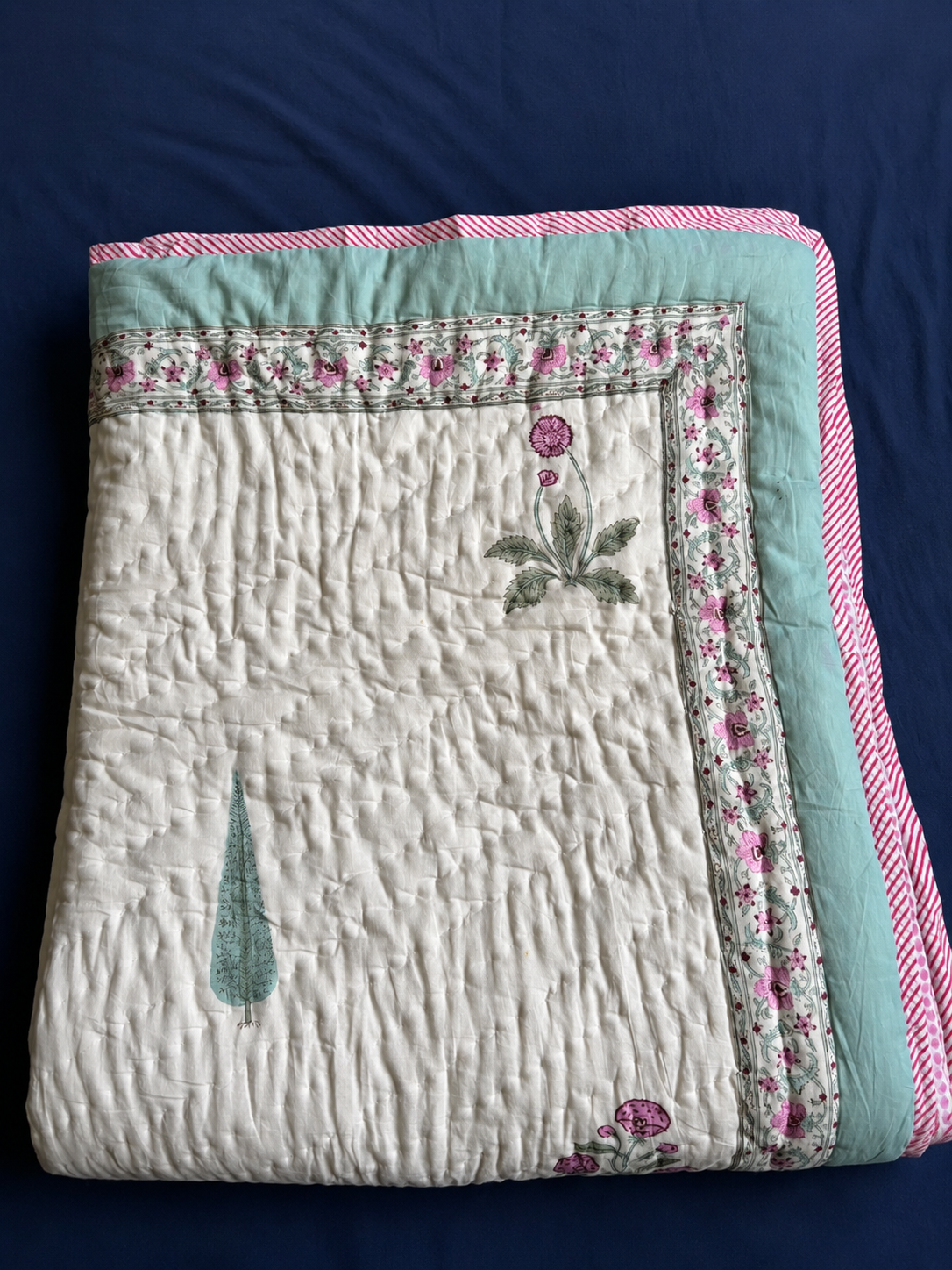 Light Magenta Floral Handblock Bedsheet + Quilt Combo Set