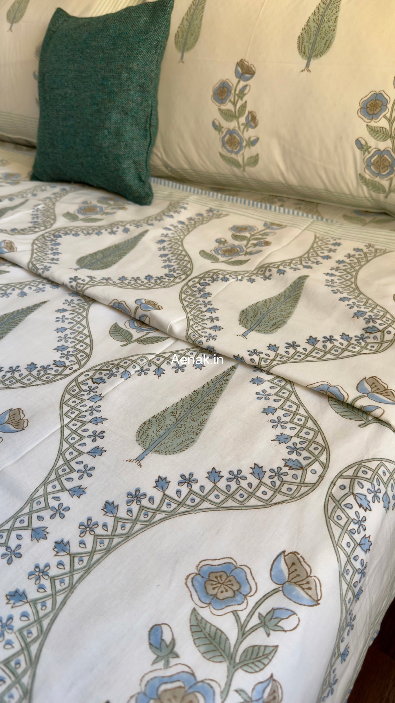 Blue Periwinkle Jaal Handblock Bedsheet + Dohar Combo Set