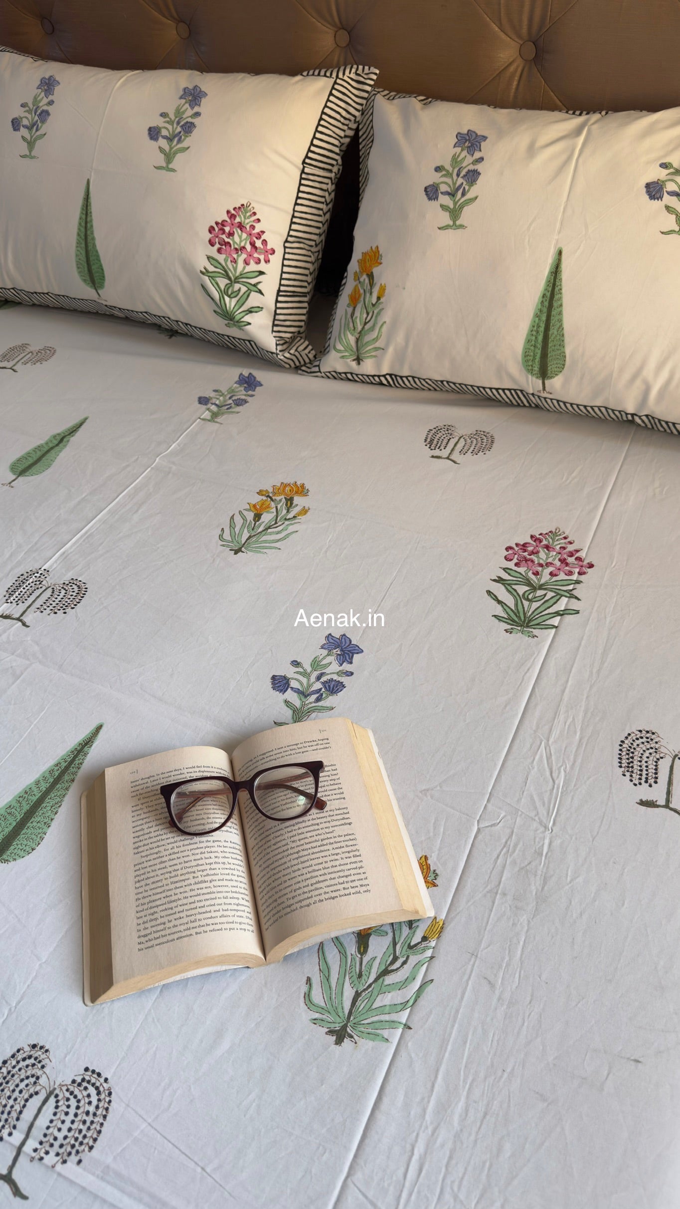 Teen Boota Handblock Premium Cotton Bedsheet Set