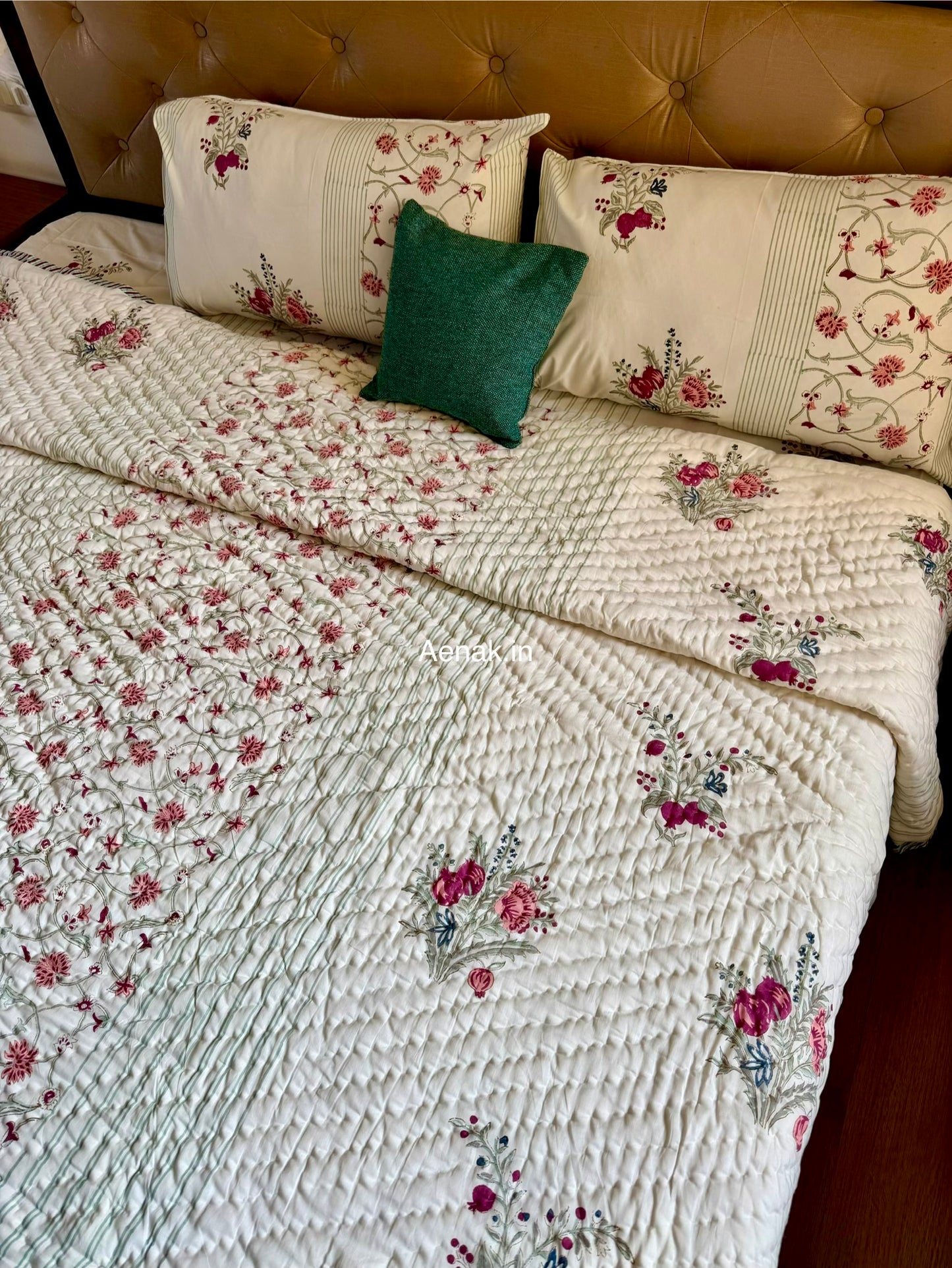 Kashmiri Boota Handblock Reversible Mulmul Cotton Quilt