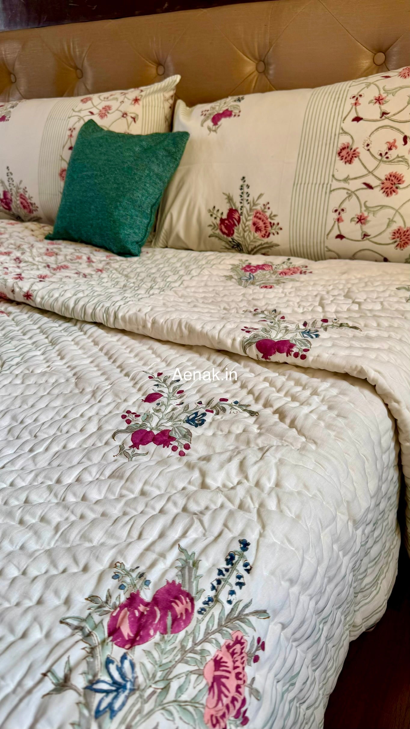 Kashmiri Boota Handblock Reversible Mulmul Cotton Quilt
