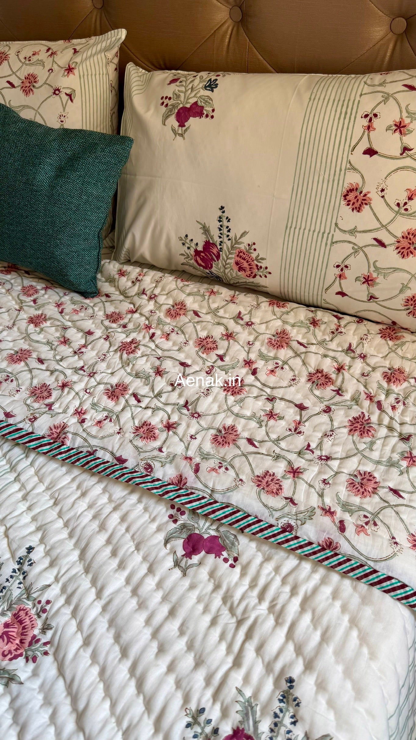 Kashmiri Boota Handblock Reversible Mulmul Cotton Quilt