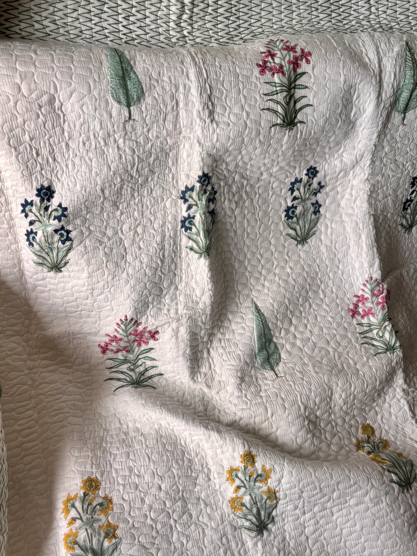 Madhumati Handblock Printed Reversible Quilted Cotton Bedcover Set-106x108
