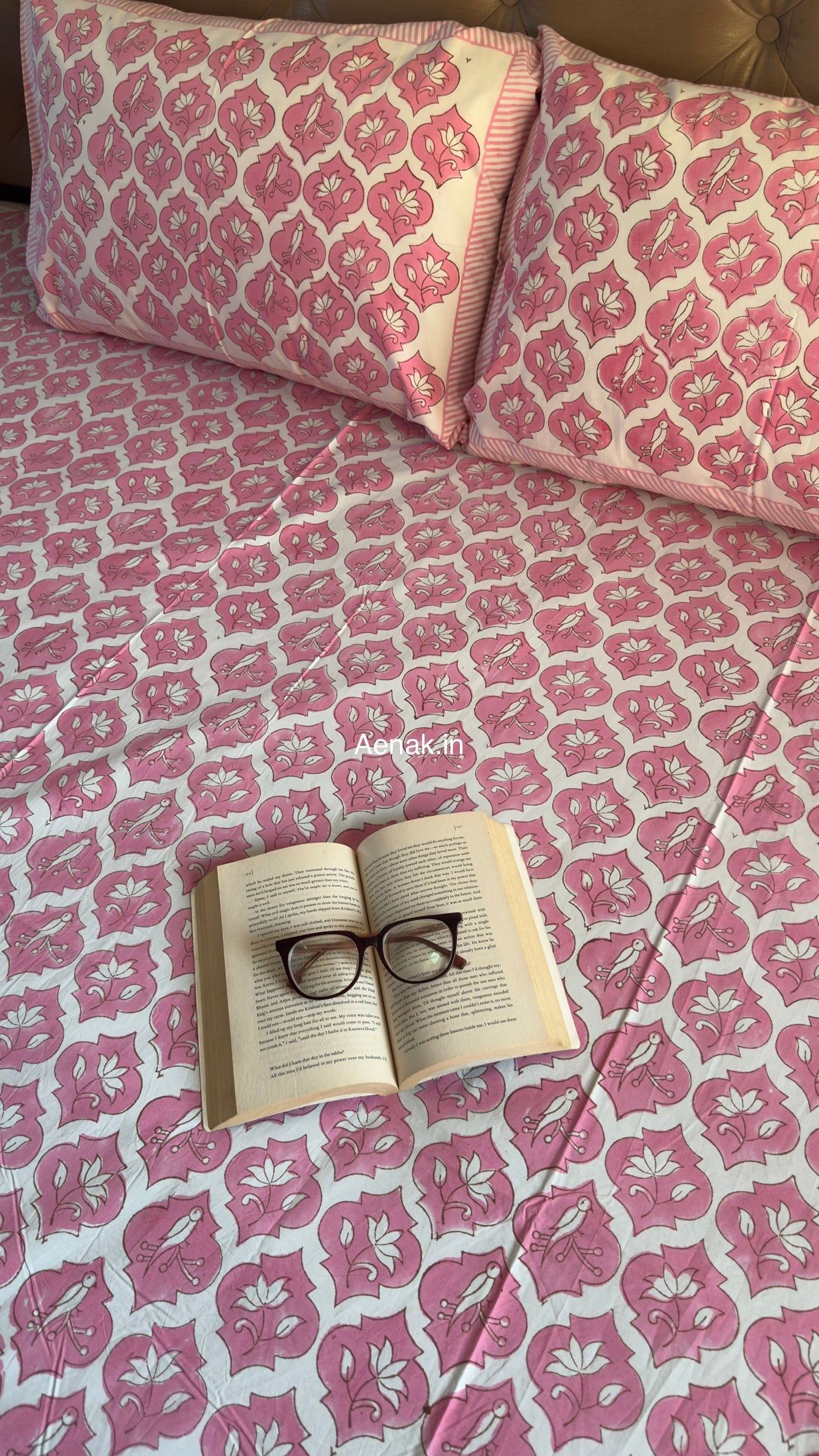 Handblock printed cotton bedsheet with reversible pillow covers in pink and white
