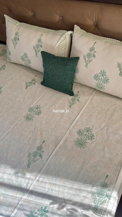 King size 300 TC percale cotton bedsheet with Jaipuri style handblock print by Aenak