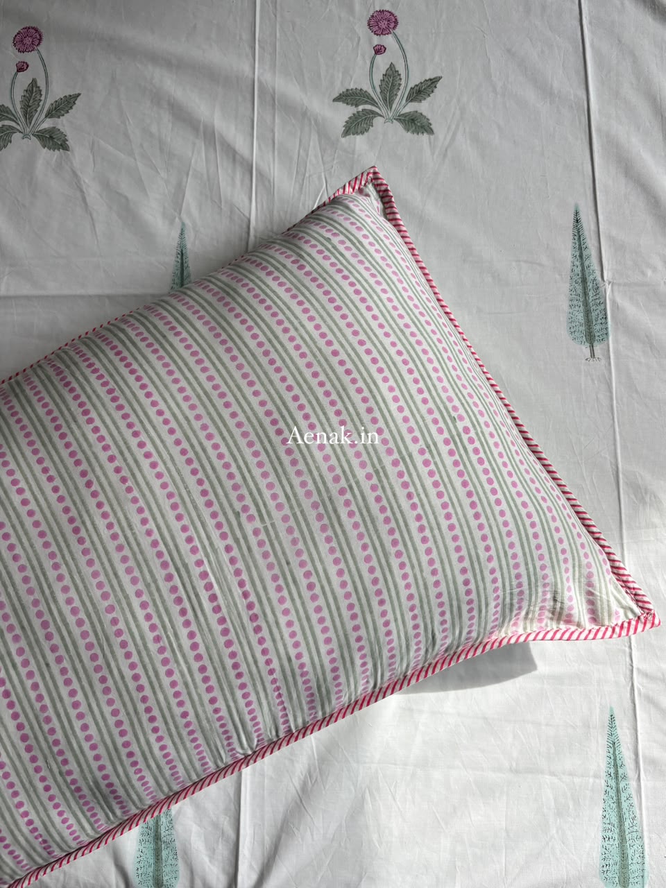 Light Magenta Floral Handblock Bedsheet + Straight Quilted Bedcover Combo Set