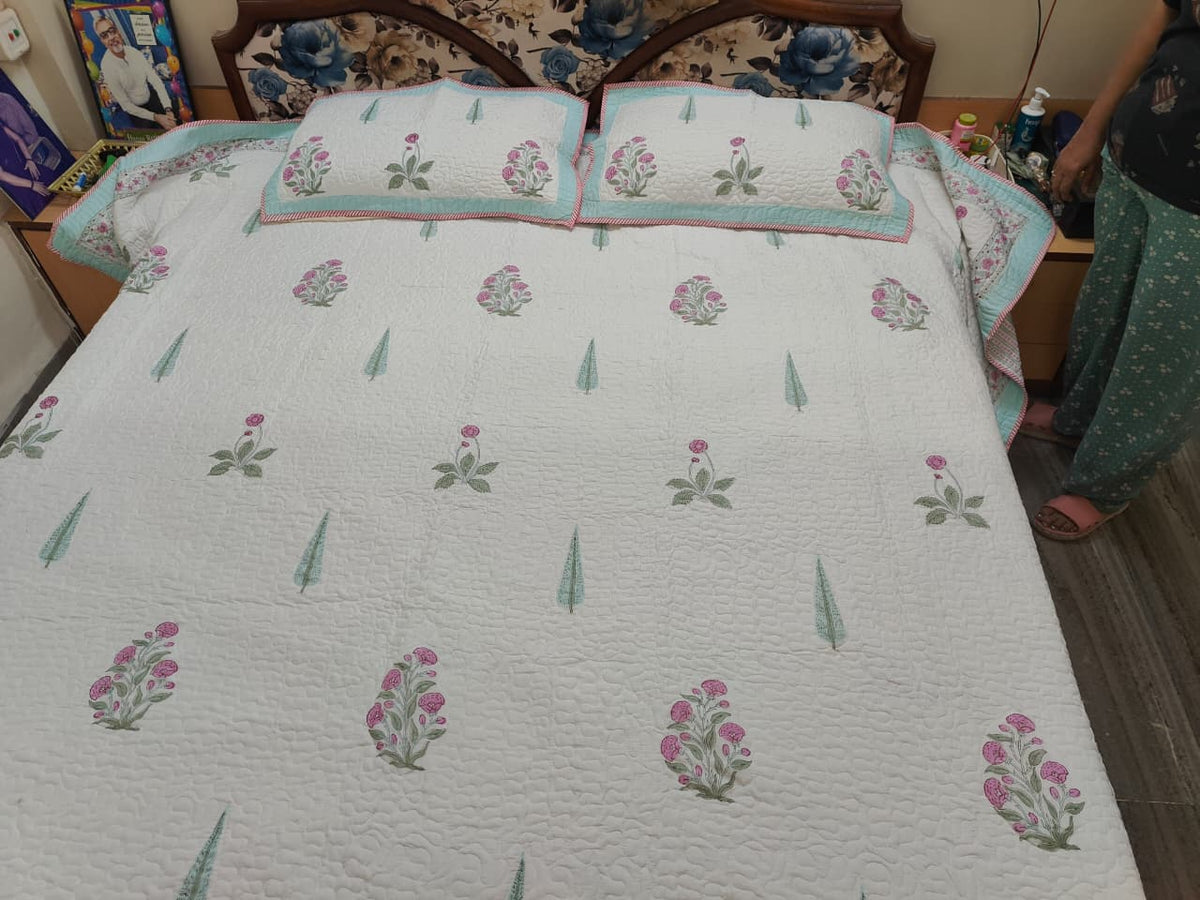 Light Magenta Floral Handblock Printed Reversible Quilted Bedcover 105x108
