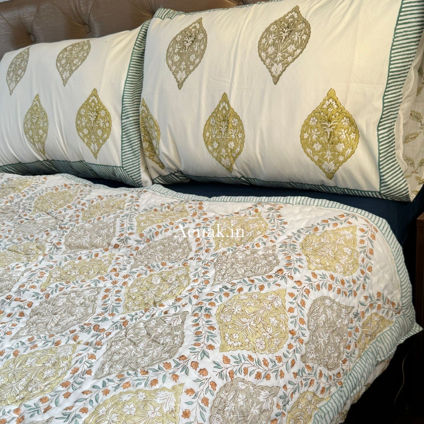 Green Jaal Handblock Reversible Mulmul Cotton Quilt