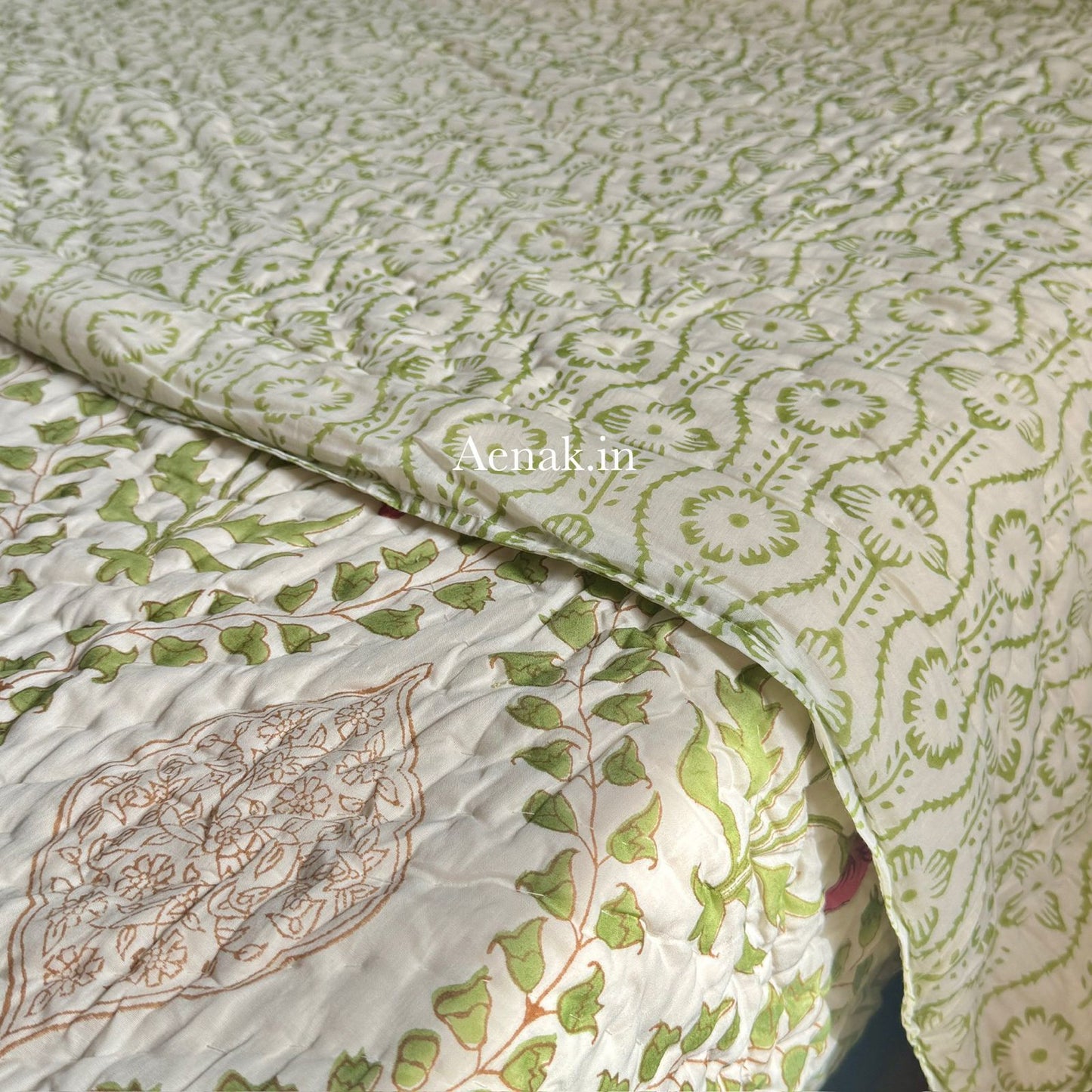 Red Poppy Handblock Reversible Mulmul Cotton Quilt