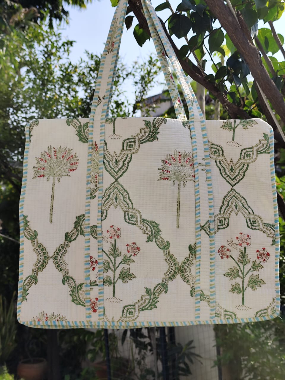 Green Jaal Quilted Cotton Zipper Travel Bag