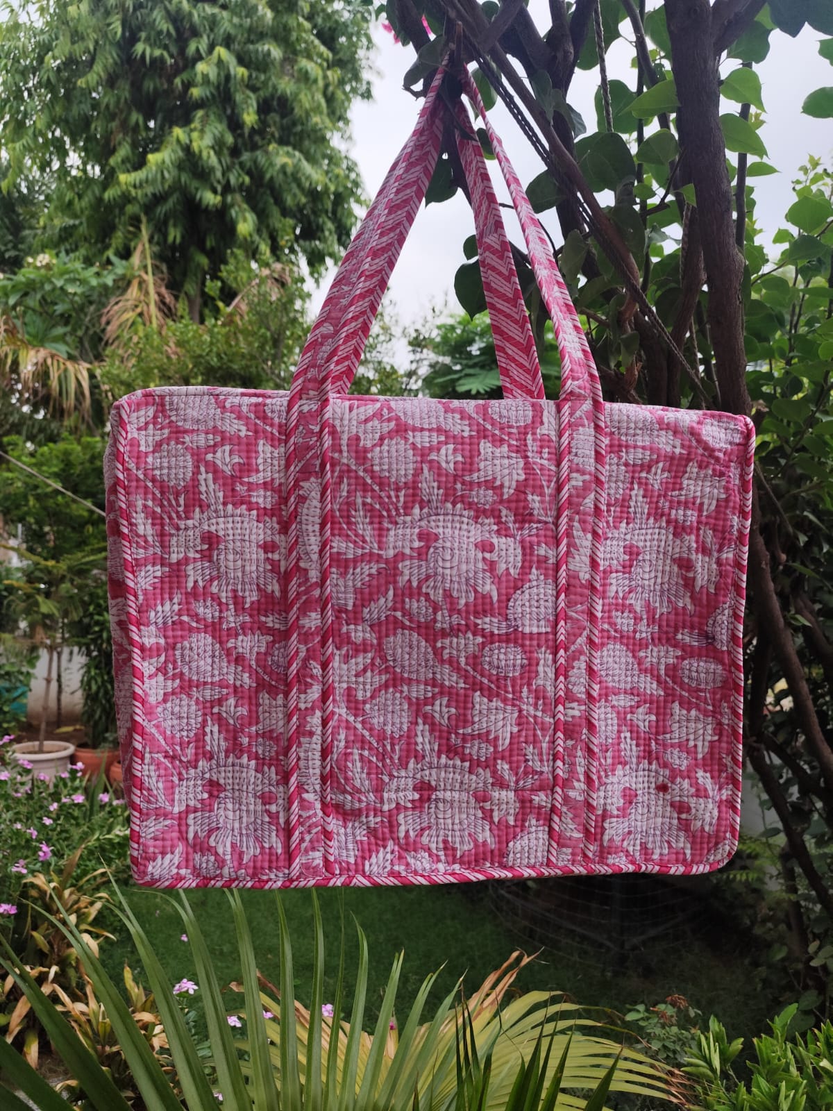 Pink Phool Garden Quilted Cotton Zipper Travel Bag