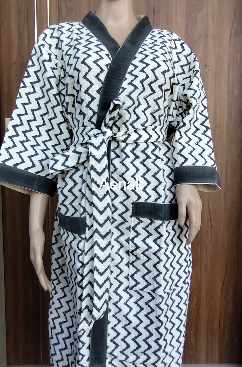 Black Zigzag Handblock Waffle Cotton Bathrobe Set